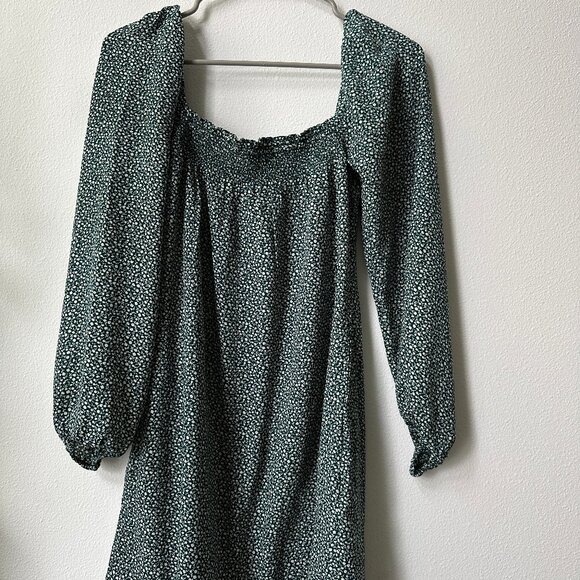 Abercrombie & Fitch Dresses & Skirts - Abercrombie Green Floral Off the Shoulder Dress Small